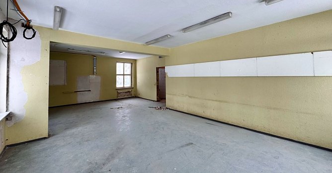 Die Grundschule in Niedersalza wird derzeit saniert. (Foto: Lutz Fischer) Die Grundschule in Niedersalza wird derzeit saniert. (Foto: Lutz Fischer)