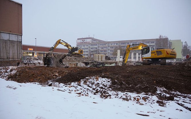 Momentan wird der alte Rewe in Nordhausen Salza abgerissen. (Foto: ssc) Momentan wird der alte Rewe in Nordhausen Salza abgerissen. (Foto: ssc)