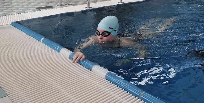 Beim Vier-Stunden-Schwimmen im Badehaus kamen fast 82 Kilometer im Becken zusammen (Foto: SVN 90)