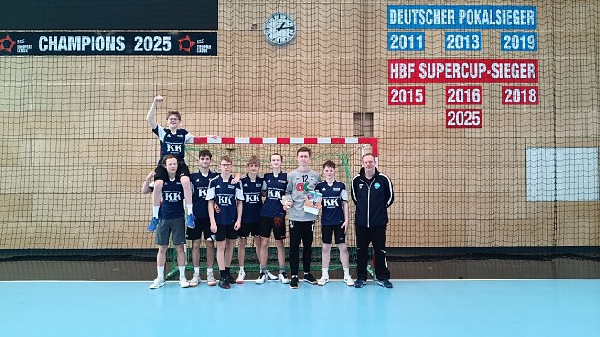 Teamfoto des Handballteams des Schillergymnasiums.  (Foto: Johannes Eichhorn)
