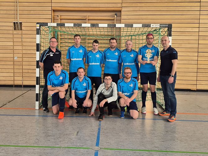 Die Fu&szlig;baller der Lebenshilfe spielten sich beim Cup an der Leinequelle auf den zweiten Platz (Foto: Nordth&uuml;ringer Lebenshilfe)