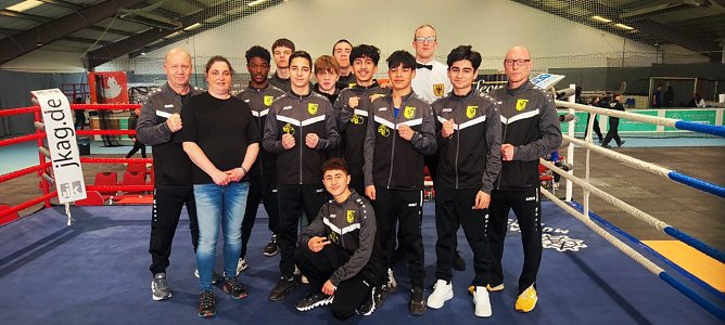 Die Delegation der BSG-Boxer in M&uuml;hlhausen (Foto: BSG Altstadt 05)