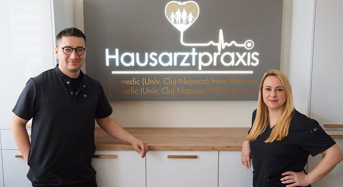 Mihai und Irina Mociran betreuen in ihrer Landarztpraxis in Sundhausen auch die Patienten der verstorbenen Dr. Antje Hagen. (Foto: ssc)