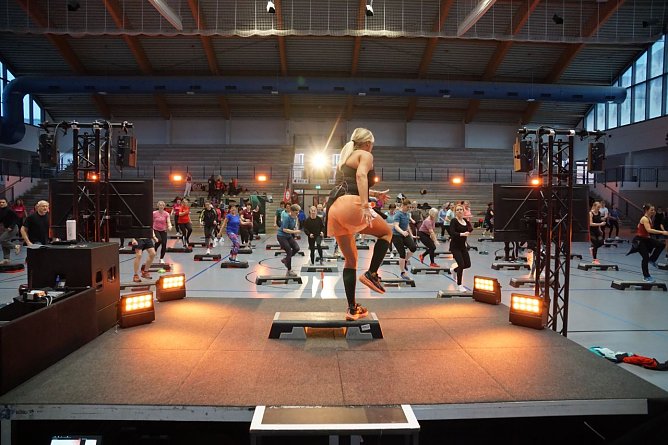 Ramona Nahrstedt heizte den Frauen und M&auml;nnern ordentlich ein.  (Foto: ssc)