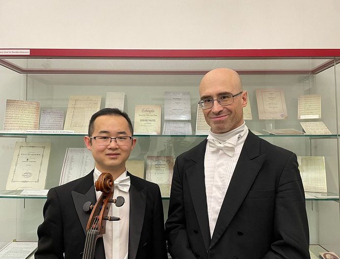 Die beiden Musiker spielen im Pro-Vita-Studium.  (Foto: privat)