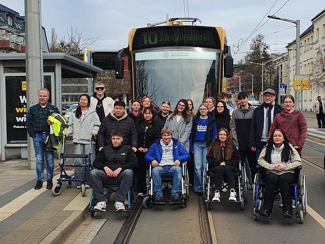 In einem Selbstversuch haben Berufssch&uuml;ler sich durch Nordhausen begeben. (Foto: Josephine Eicke)