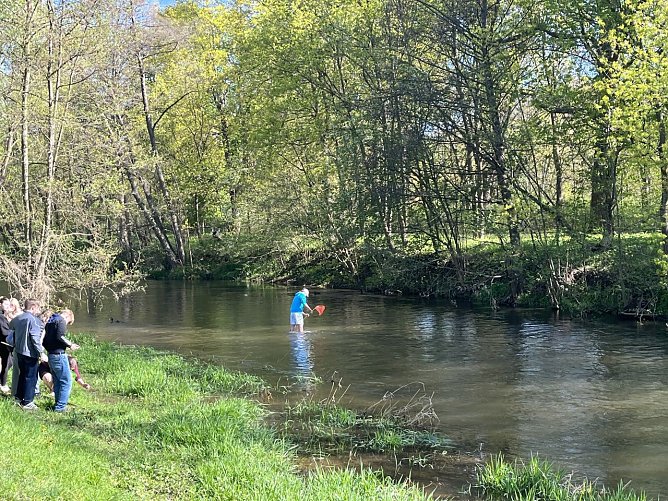 Mit vollem K&ouml;rpereinsatz waren die M&auml;dchen und Jungen dabei. (Foto: Christoph Keil)