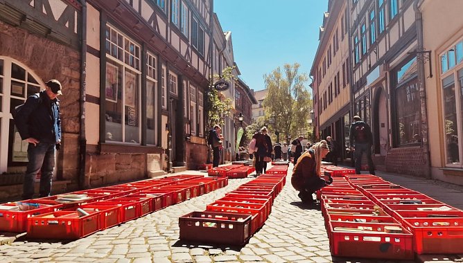 Der B&uuml;cherflohmarkt des Kinder-Kirchen-Ladens fand heute in der Kurzen Meile statt (Foto: agl)