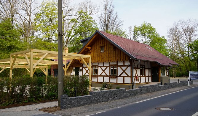 Das Zollh&auml;uschen stammt aus dem Jahr 1845. Es wurde einst an der Landesgrenze zwischen dem K&ouml;nigreich Preu&szlig;en und Hannover als Chausseehaus errichtet. (Foto: ssc)