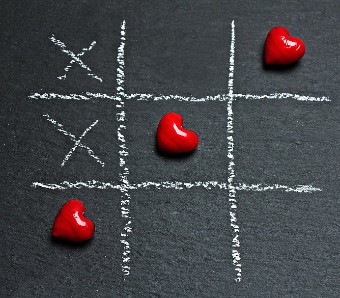 Gl&uuml;ck im Spiel (Foto: NoName_13 auf Pixabay)