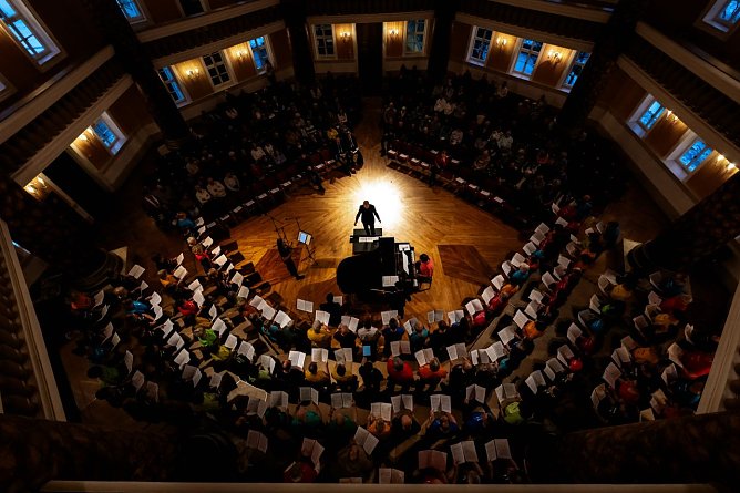 &Uuml;ber 100 S&auml;ngerinnen und S&auml;nger geh&ouml;ren zum Chorprojekt "Thuringia cantat". (Foto: Christoph Keil)