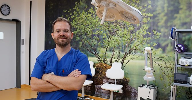 Dr. Christian Behr verst&auml;rkt nun die chirurgische Facharztpraxis von Steffen Weise in der Gerhart-Hauptmann-Stra&szlig;e 1c in Nordhausen. (Foto: ssc)