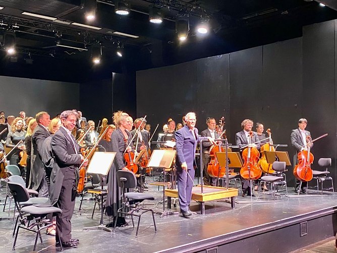 Das Lohorchester begeisterte unter der Leitung von Nicolas Pasque. (Foto: Renate Liedtke)