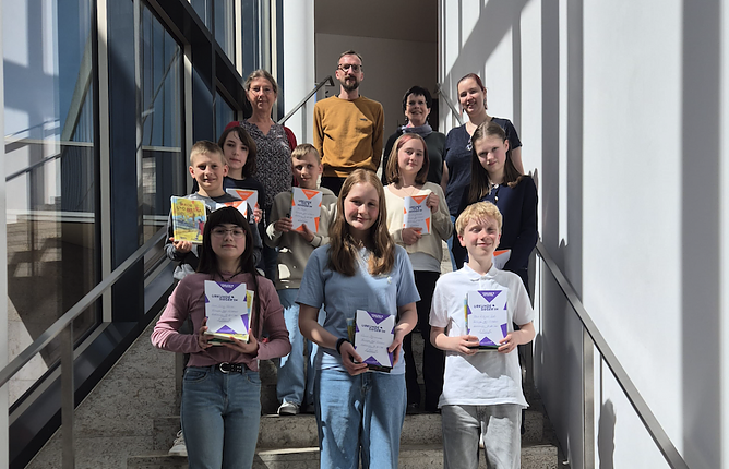 Die Teilnehmer des Vorlesewettbewerbs Westth&uuml;ringen in der Stadtbibliothek Nordhausen (Foto: Joachim Rose)