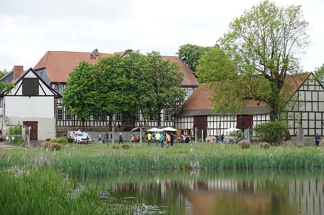 Blick auf das Anwesen über den Schlossteich hinweg. (Foto: ssc) Blick auf das Anwesen über den Schlossteich hinweg. (Foto: ssc)