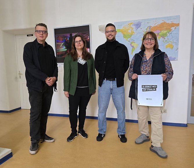 v. l.: Sven Heyn, P&auml;dagogischer Leiter, Jugend-Hostel Nordhausen Carolin Sobik, Jugendbeauftragte/Projektleiterin, Verkehrswacht Nordhausen,  Phillip Siebenh&uuml;ner, stellv. Gruppenleiter Jugendwohngruppe Shelter, Jugend-Hostel Sophia Amthor, Fachbereichsleitung, Jugend-Hostel Nordhausen (Foto: Horizont)