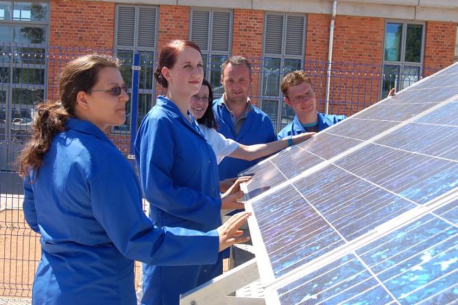 Solarversuchsfeld (Foto: FHN) Solarversuchsfeld (Foto: FHN)