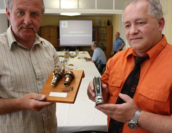 Zünder (Foto: P. Grabe) Zünder (Foto: P. Grabe)