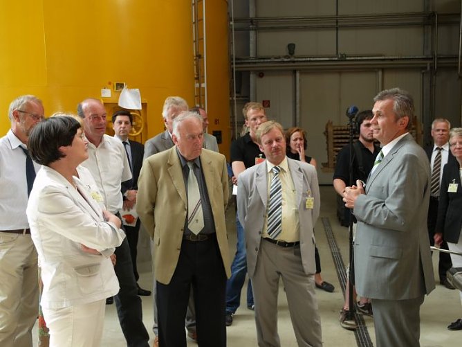 Zwei Ministerpräsidenten auf Besuch bei Nordbrand (Foto: Angelo Glashagel) Zwei Ministerpräsidenten auf Besuch bei Nordbrand (Foto: Angelo Glashagel)