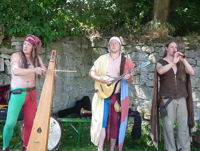 Mittelalterfest auf dem Straußberg (Foto: Karl-Heinz Herrmann) Mittelalterfest auf dem Straußberg (Foto: Karl-Heinz Herrmann)