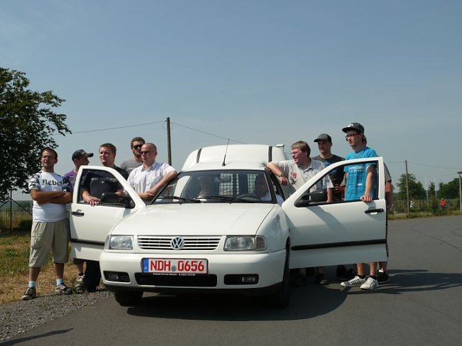 Die jungen Schrauber (Foto: Angelo Glashagel) Die jungen Schrauber (Foto: Angelo Glashagel)