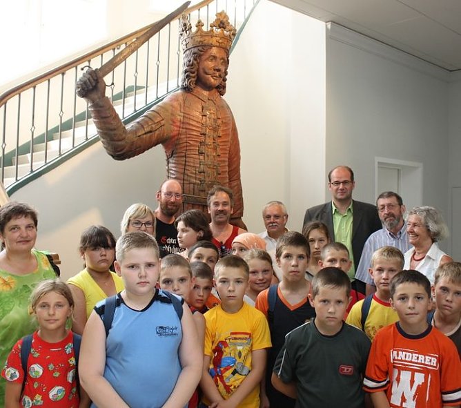 Kinder im Rathaus (Foto: P. Grabe)