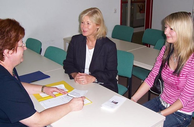 Gespr&auml;che (Foto: Agentur)