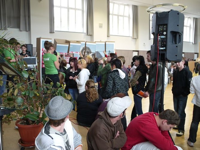 Schulhofinvasion in der Morgenr&ouml;te (Foto: Angelo Glashagel)