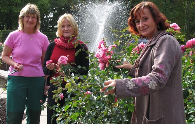 Rosen und Damen (Foto: I. Bergmann)