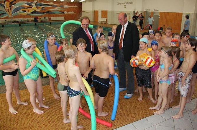 Schwimmen in Sollstedt (Foto: J. Piper) Schwimmen in Sollstedt (Foto: J. Piper)
