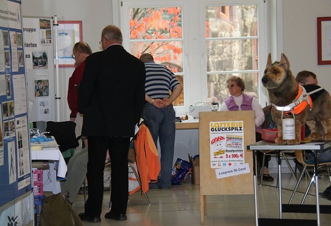 Infos im Mittelpunkt (Foto: J. Piper)