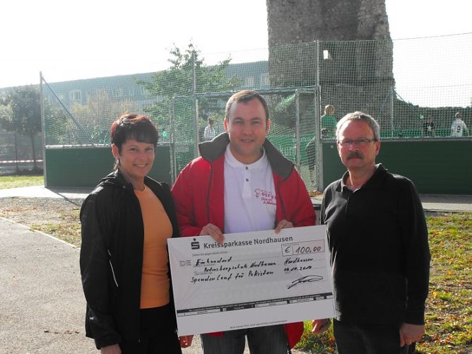 Die erste Spende des Tages (Foto: Angelo Glashagel)