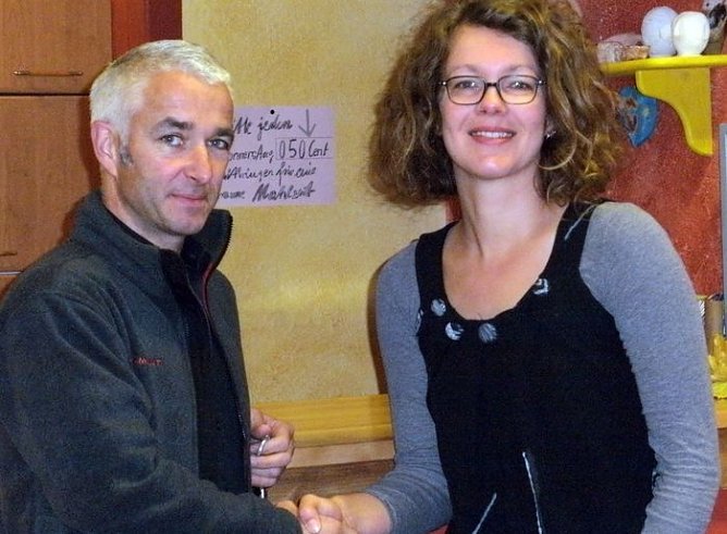 Geld für Club (Foto: privat) Geld für Club (Foto: privat)