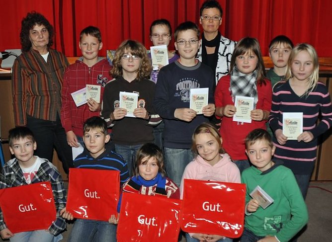 Übergeben (Foto: KSK) Übergeben (Foto: KSK)