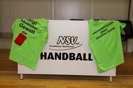 Rote Karte gegen Gewalt (Foto: Christoph Keil)