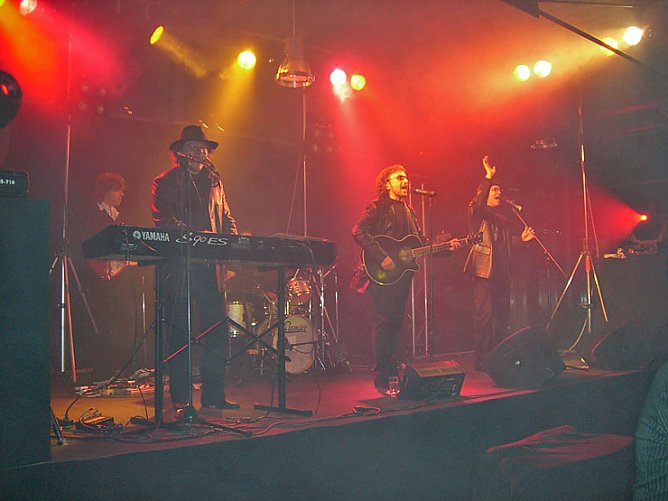 Tolle Stimmung im Autohaus (Foto: nnz)