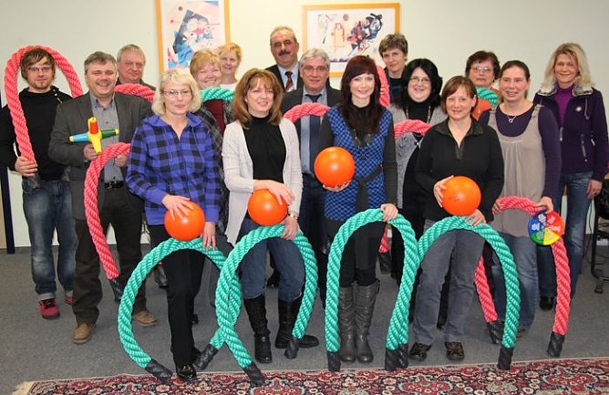 Sportgeräte übergeben (Foto: J. Piper) Sportgeräte übergeben (Foto: J. Piper)