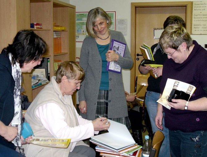 Buchlesung (Foto: J. Piper) Buchlesung (Foto: J. Piper)