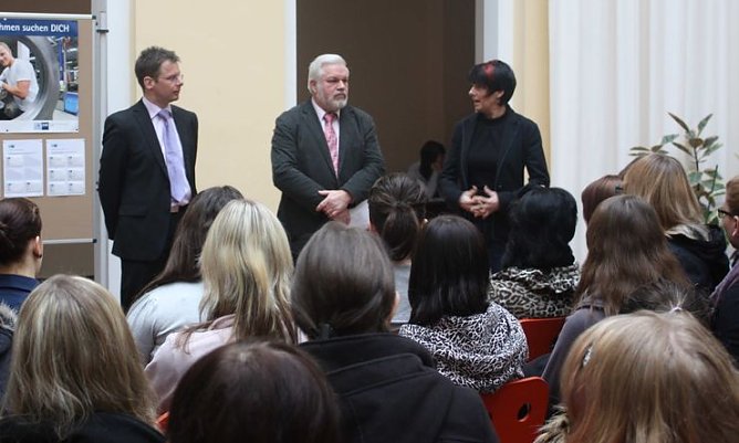 Für Ausbildung geworben (Foto: T. Wendehost) Für Ausbildung geworben (Foto: T. Wendehost)