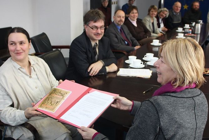 Unterschrieben (Foto: P. Grabe)