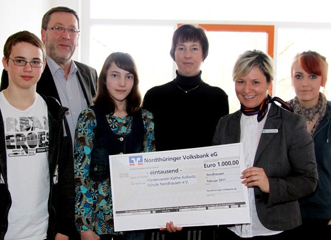 Übergeben (Foto: privat) Übergeben (Foto: privat)