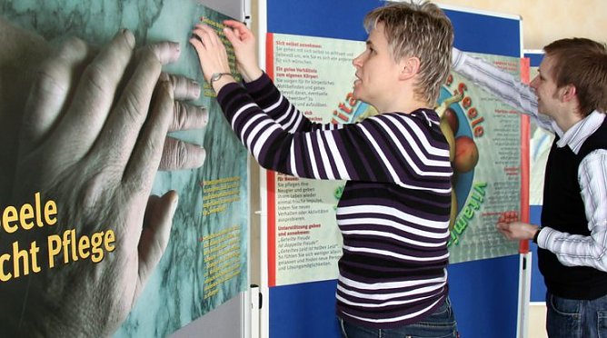 Ausstellung wird vorbereitet (Foto: J. Piper) Ausstellung wird vorbereitet (Foto: J. Piper)