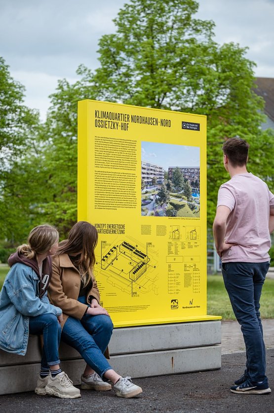 Bild: Treffpunkt f&uuml;r das zweite SWG-Bauzaungespr&auml;ch ist die gelbe IBA-Ausstellung in Nord. 