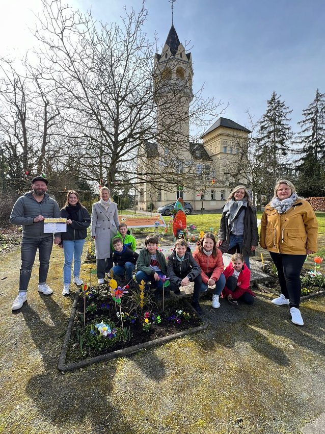 Bild: Die Sch&uuml;lerinnen und Sch&uuml;ler der F&ouml;rstemannschule im Kunsthausgarten
