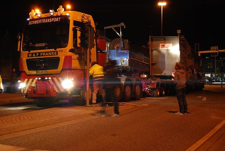 Ma&szlig;arbeit um Mitternacht