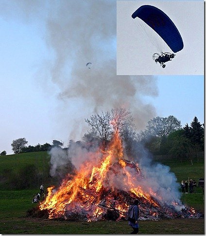 Osterfeuer in Herreden