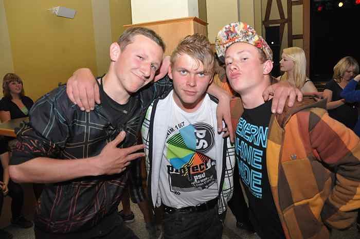 Coole Junge Party im Klubhaus