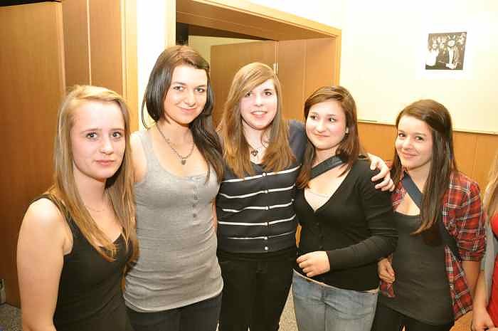 Coole Junge Party im Klubhaus