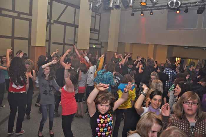 Coole Junge Party im Klubhaus