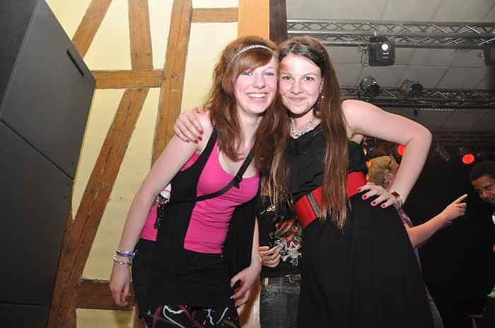 Coole Junge Party im Klubhaus